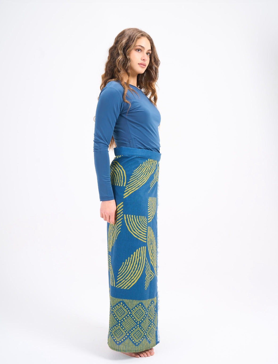 Linen Pareo - Lime Petals in blue