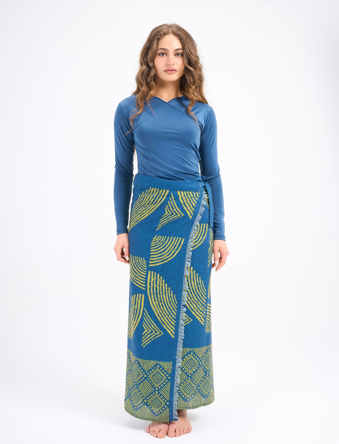 Linen Pareo - Lime Petals in blue