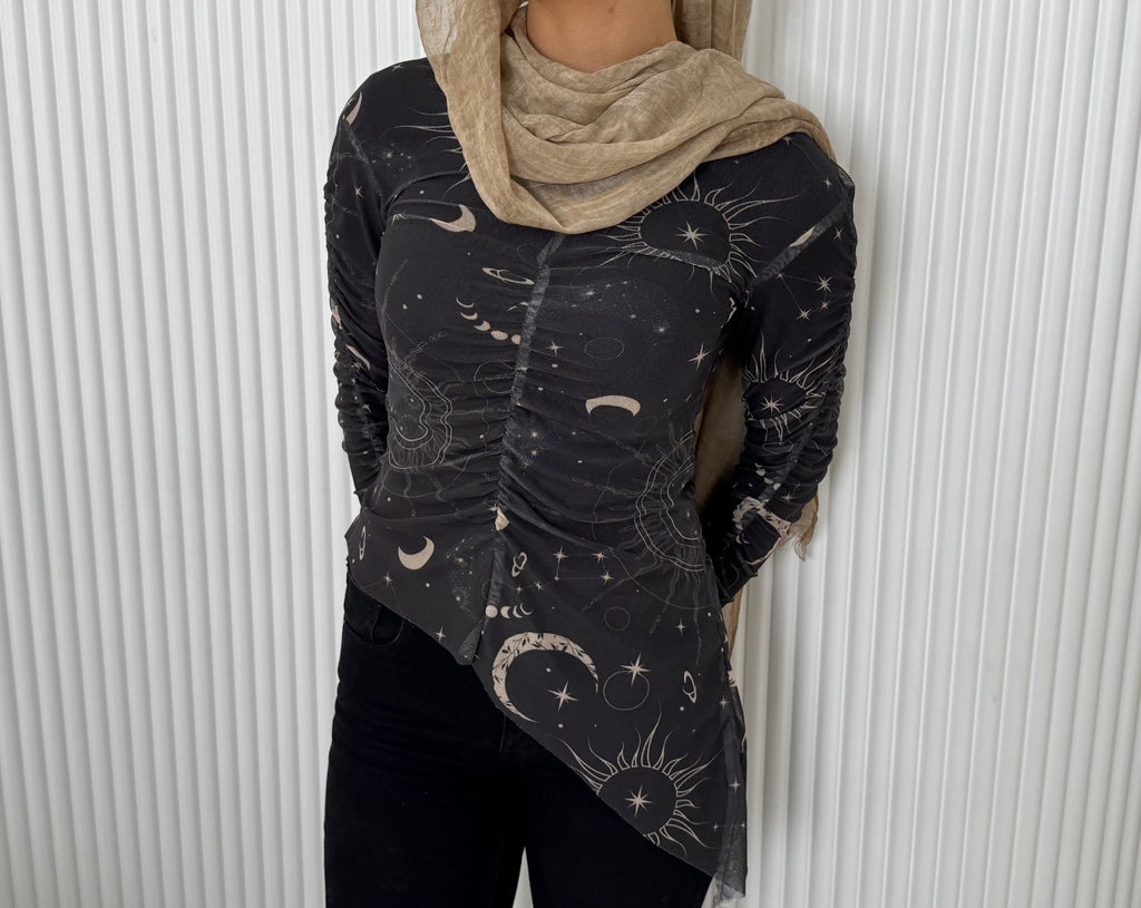 Celestial mesh top in black