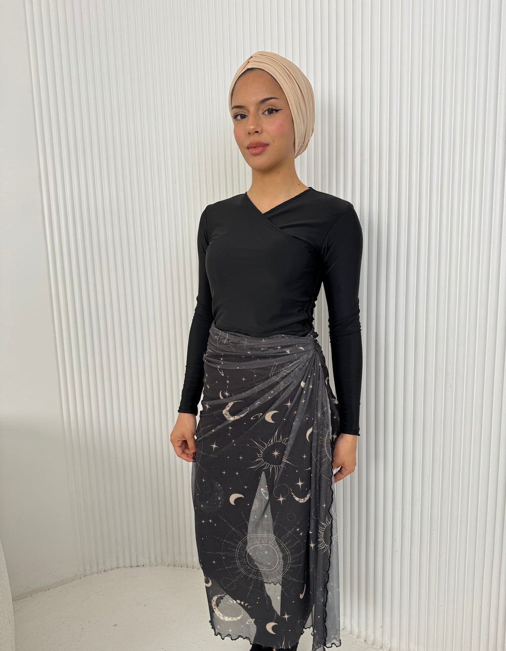 Celestial Mesh Wrap - black