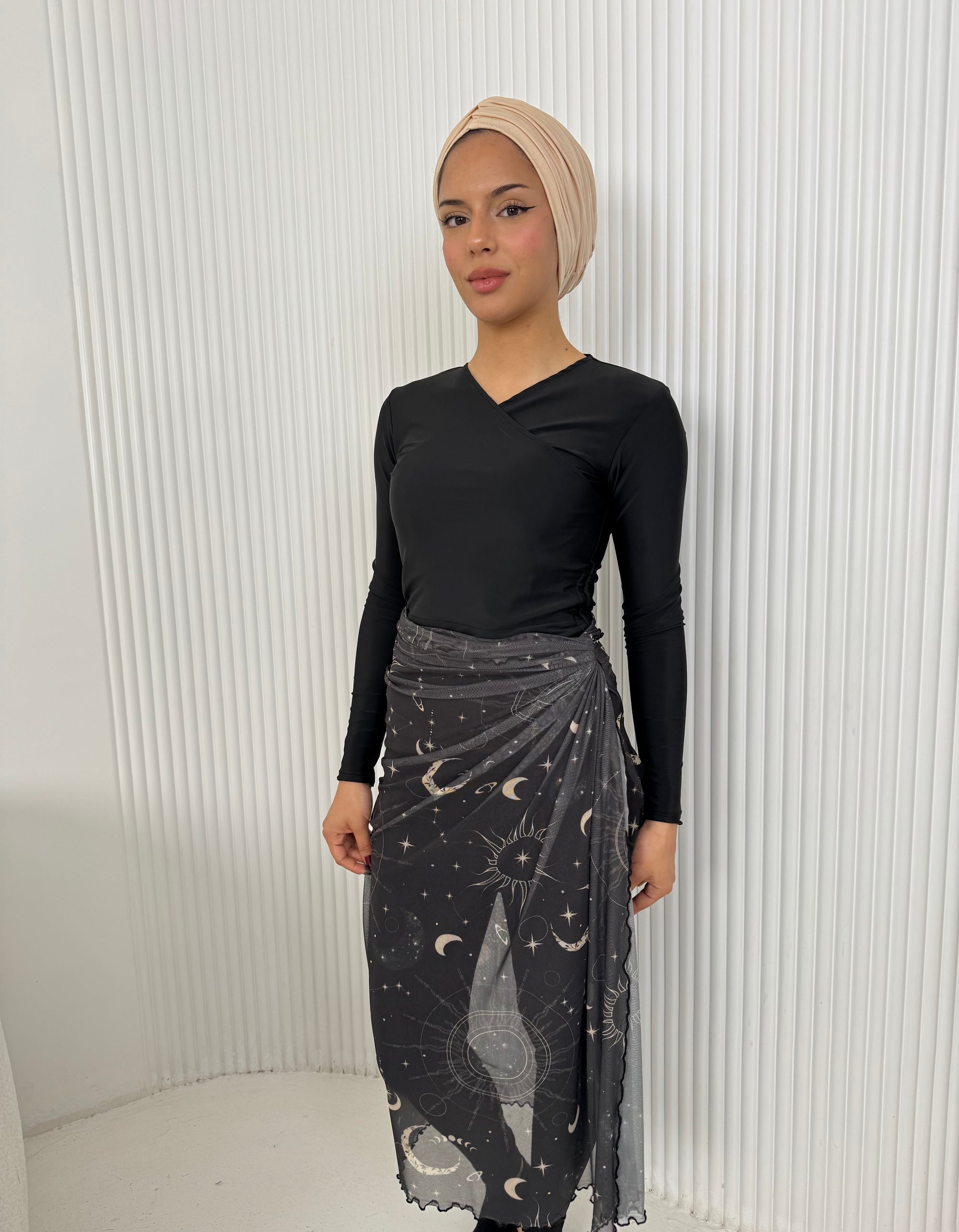 Celestial Mesh Wrap - black