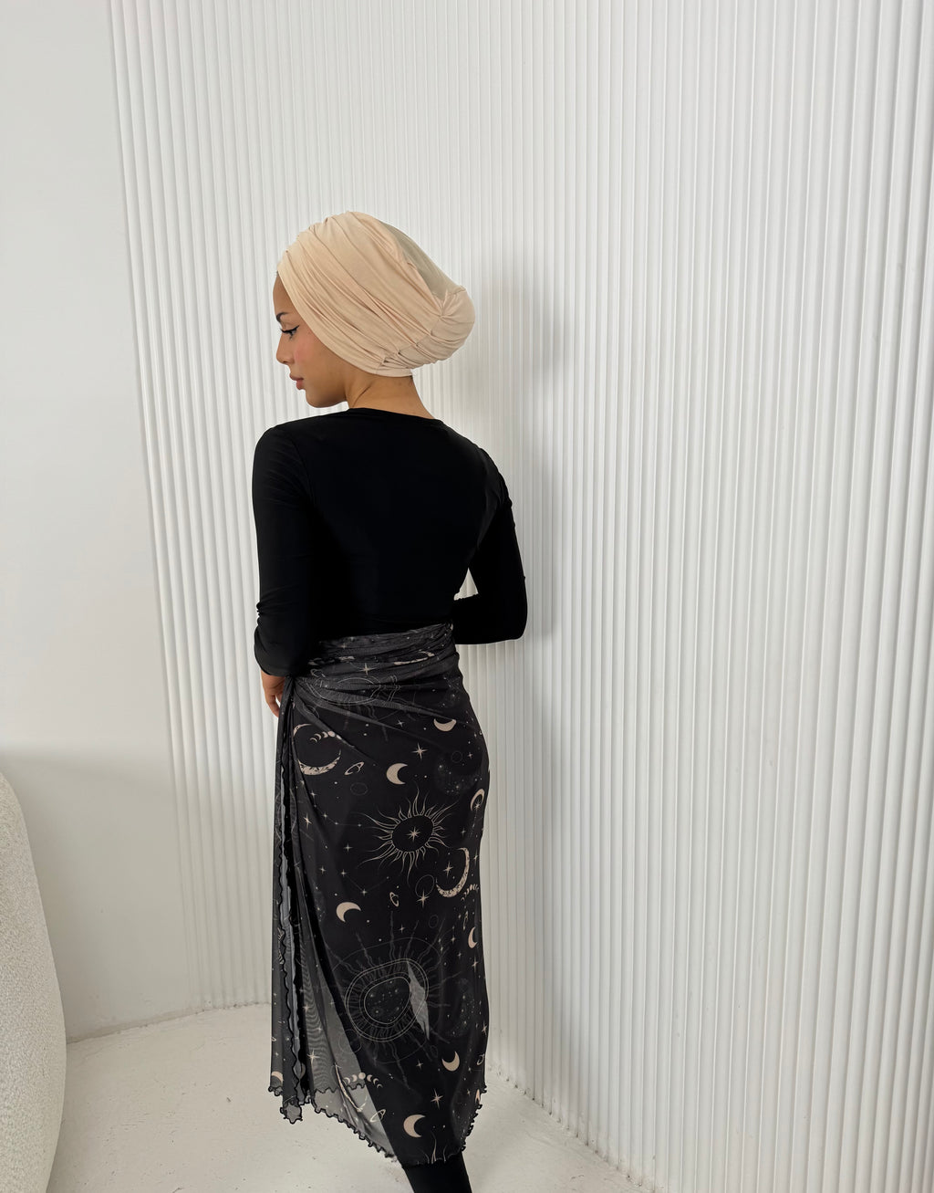 Celestial Mesh Wrap - black