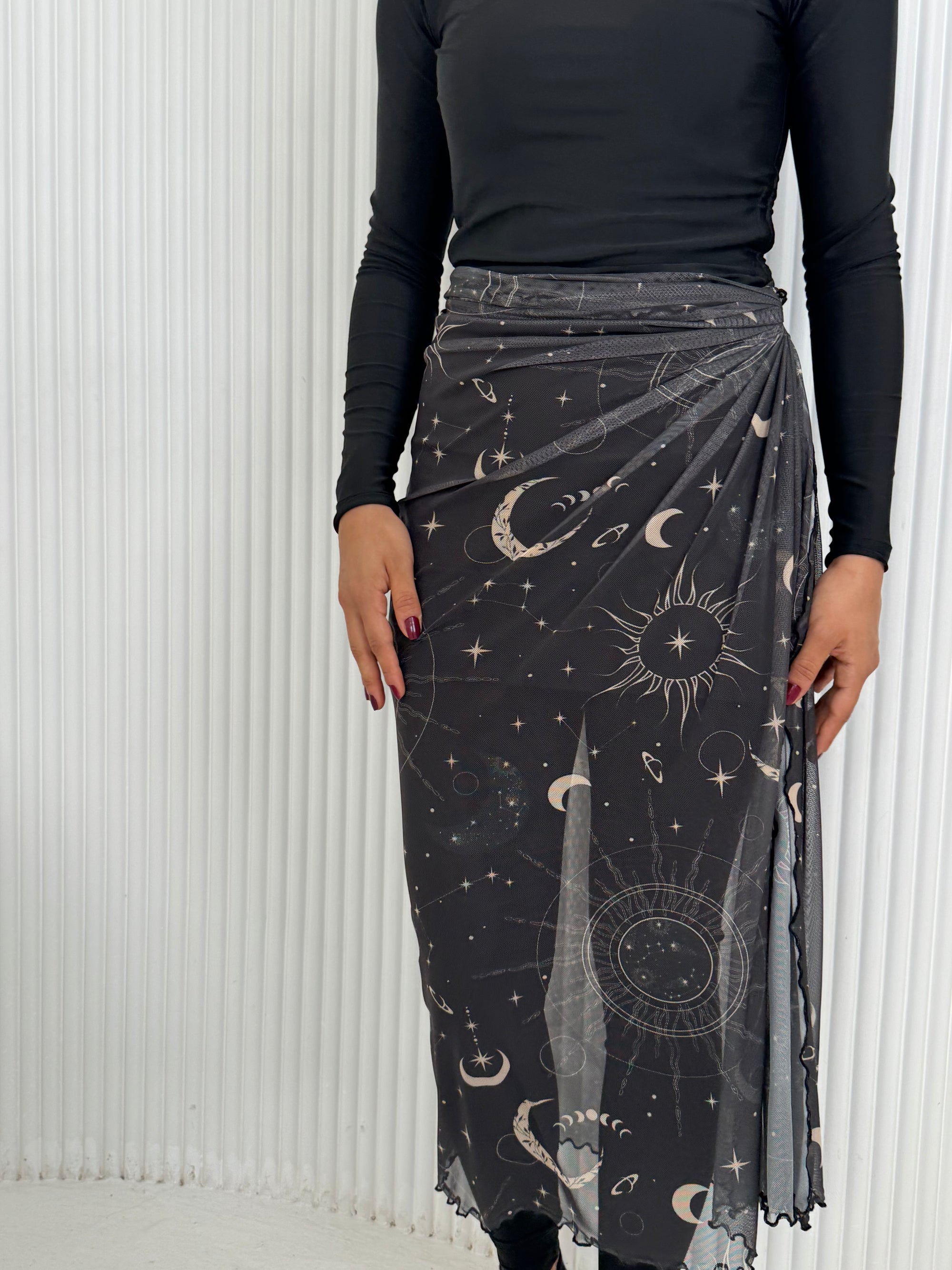 Celestial Mesh Wrap - black