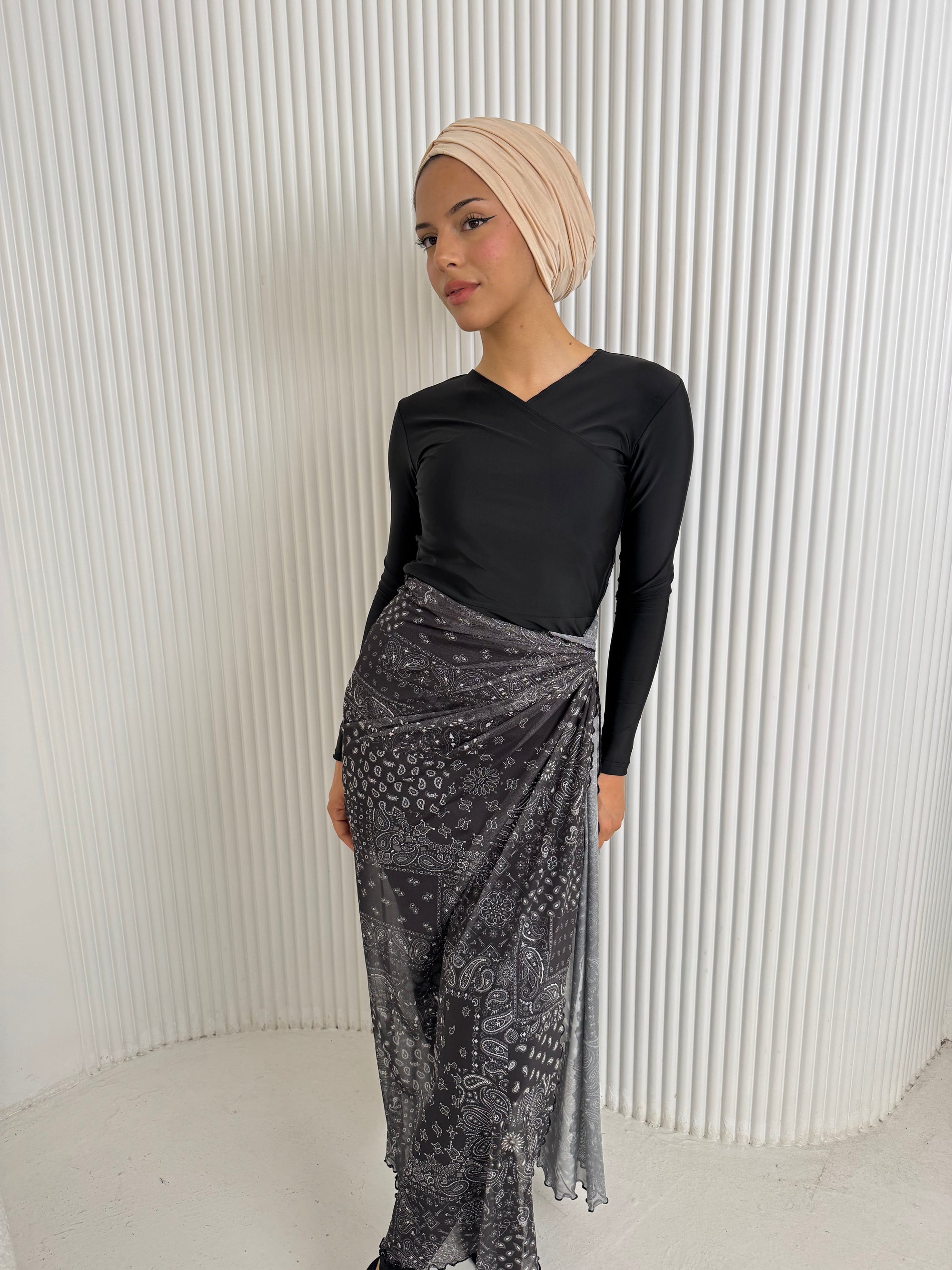 Paisley Mesh Wrap - Black