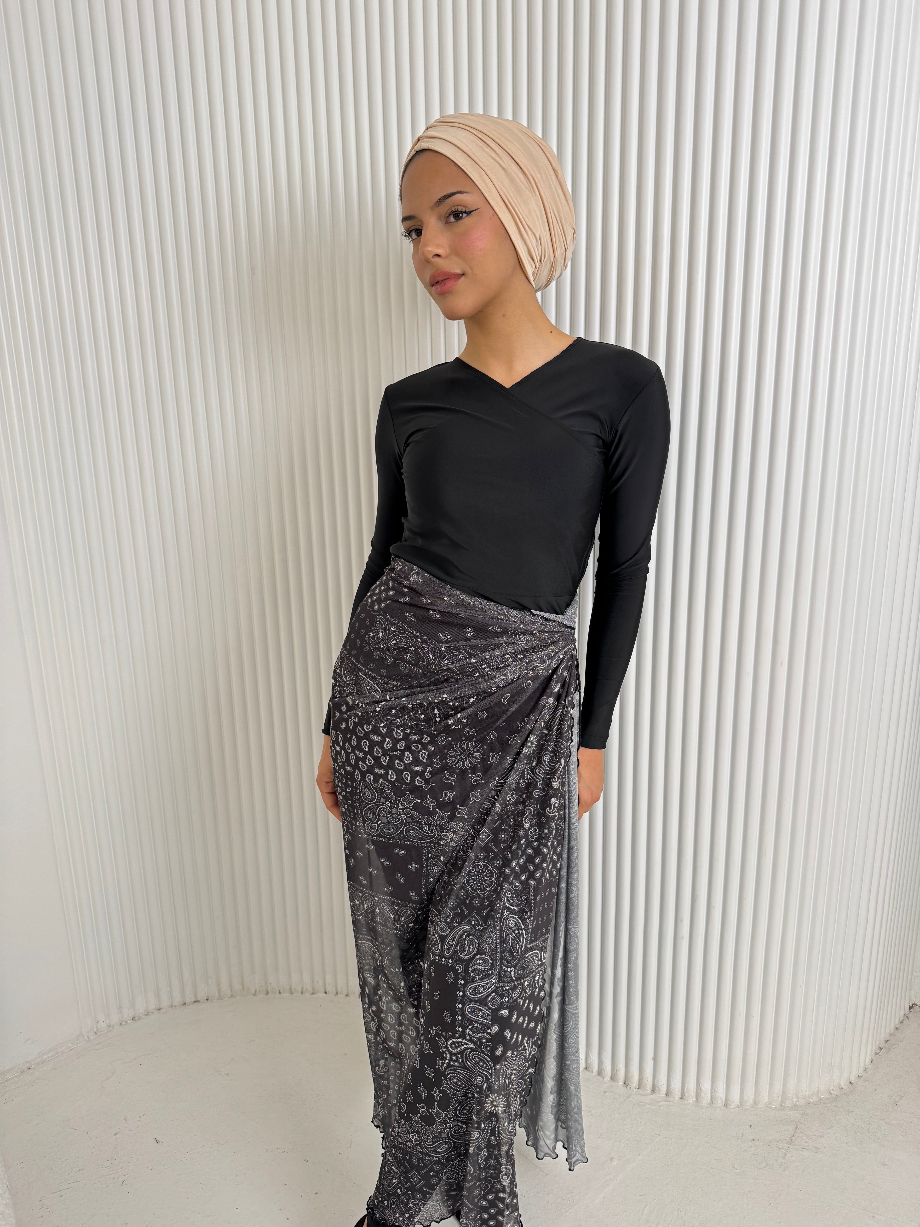 Paisley Mesh Wrap - Black