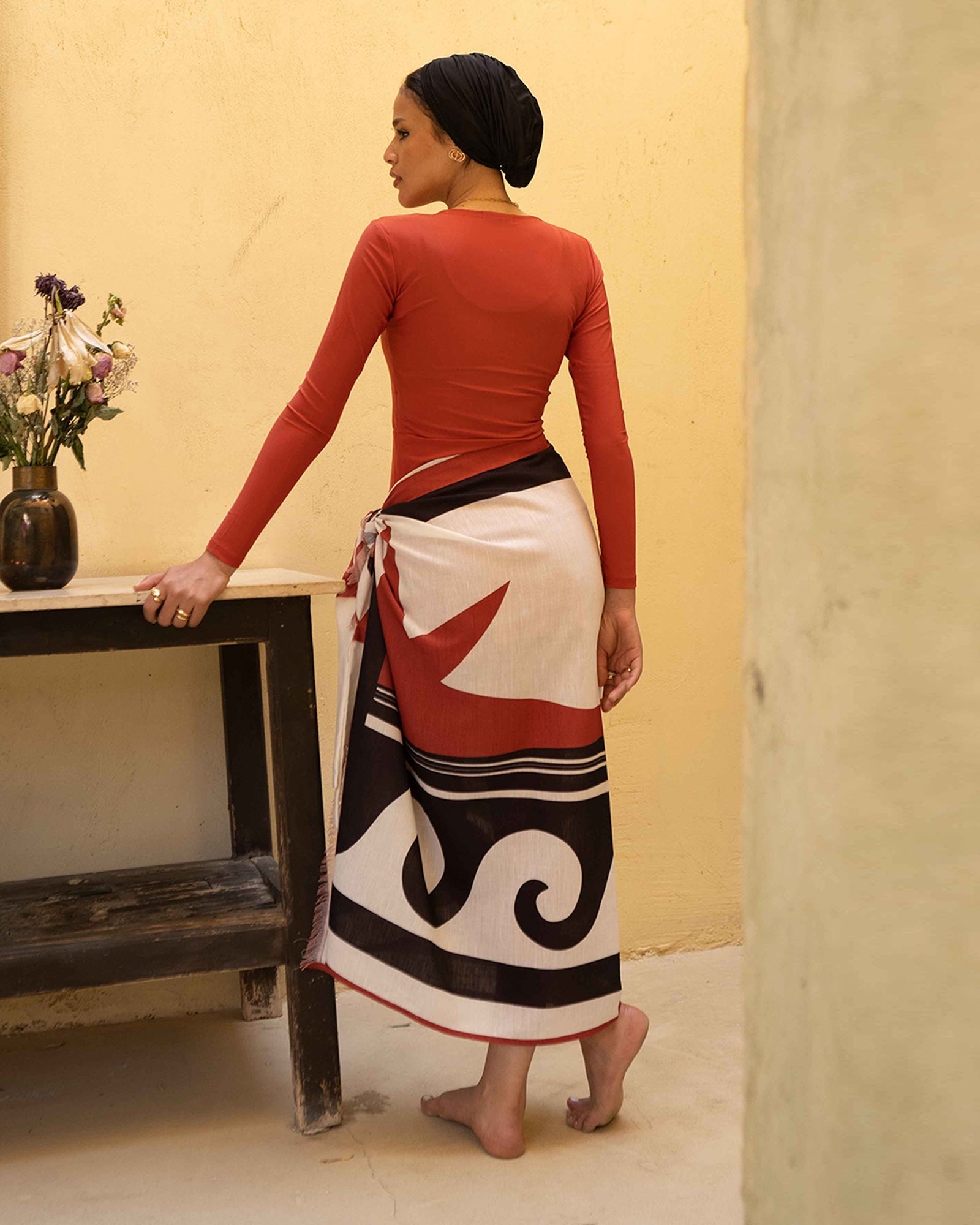 Linen Pareo - Burnt Orange & Black