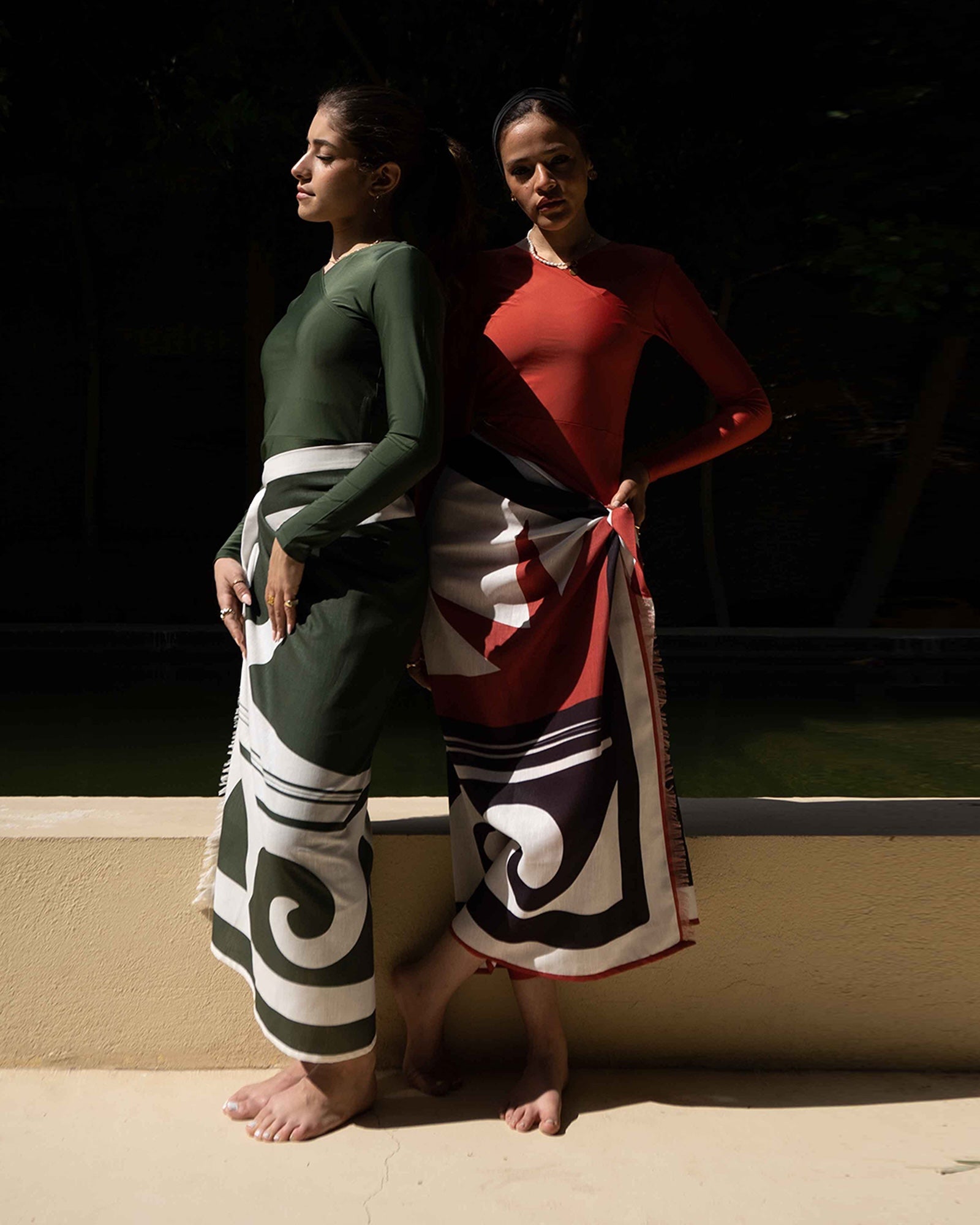 Linen Pareo - Burnt Orange & Black